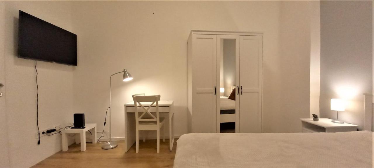 Апартаменти Quiet And Private Studio In The Center Будапешт Екстер'єр фото